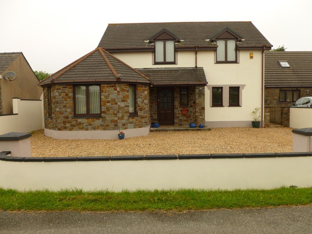 Stonecrest Villa Kilgetty Exterior foto